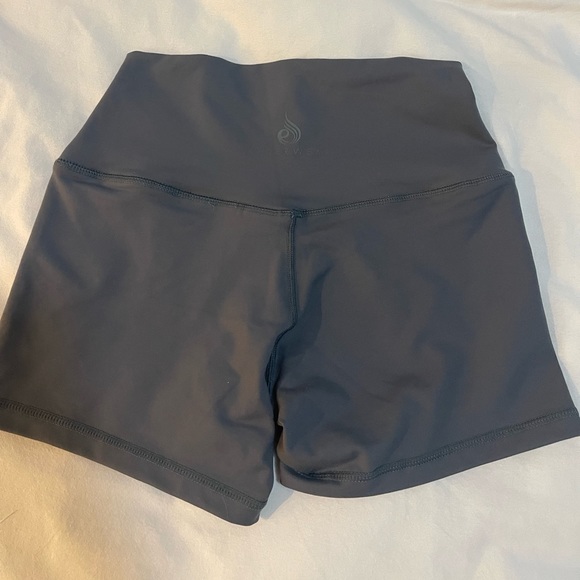 Ryderwear Motion High Waisted Shorts in Charcoal, Size XS - Picture 7 of 10